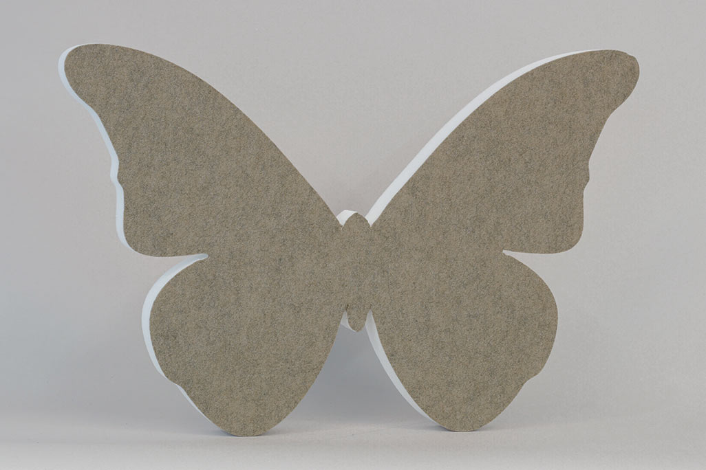 Sound absorber in the shape of a butterfly (soni ELEMENT Butterfly) in the color beige against a grey background
