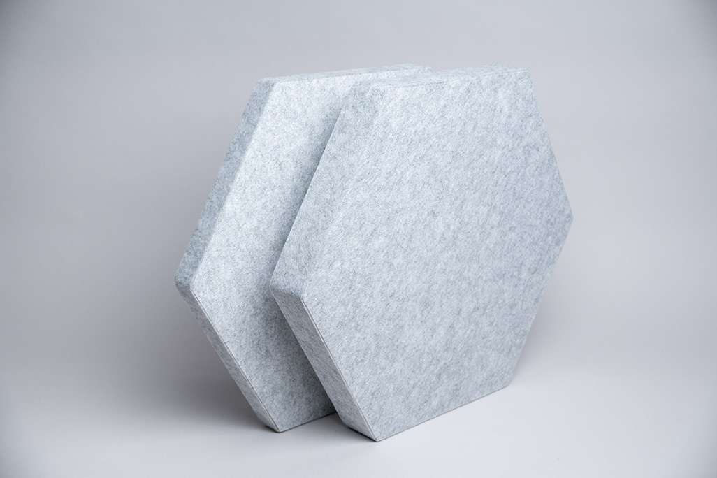 Absorbeurs acoustiques hexagonaux grise, collés, épais et fins