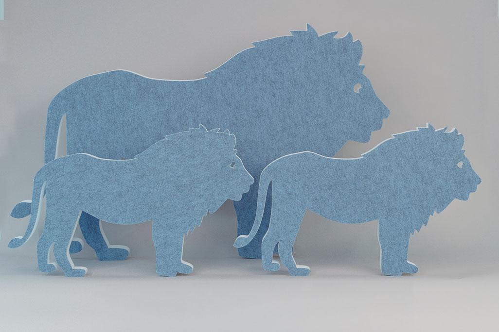 Absorbeur acoustique en forme d'un grand et de deux petits lions (soni ELEMENT LEO) sur fond gris