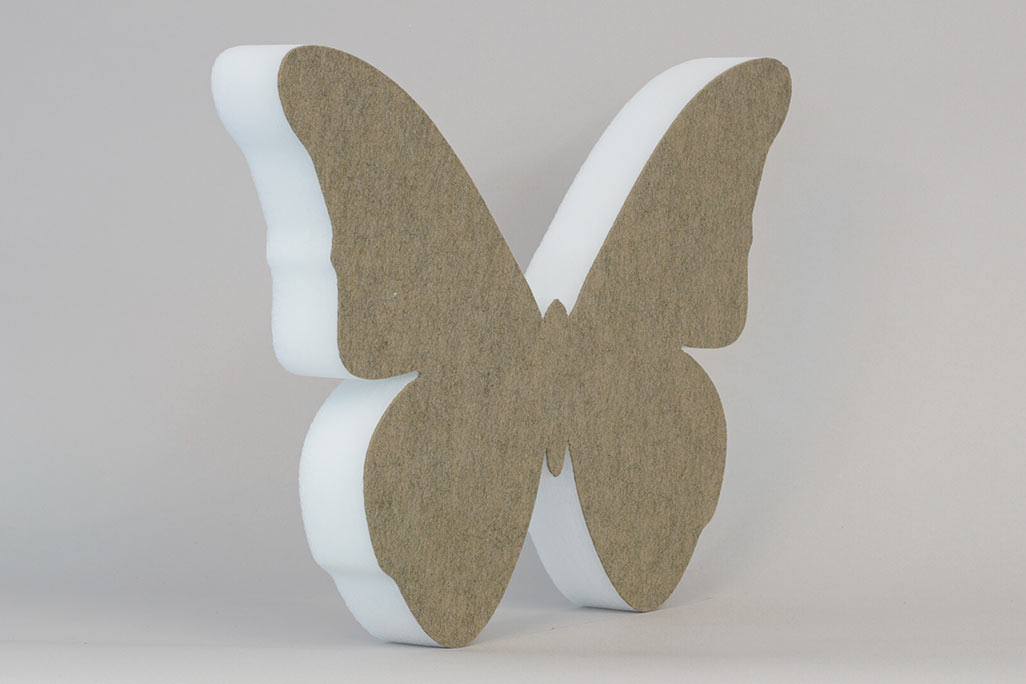 Sound absorber in the shape of a butterfly (soni ELEMENT Butterfly) in the color beige against a grey background